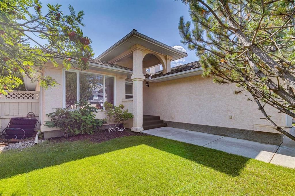 365 Sunmills Drive SE, Calgary — photo 3 of 43