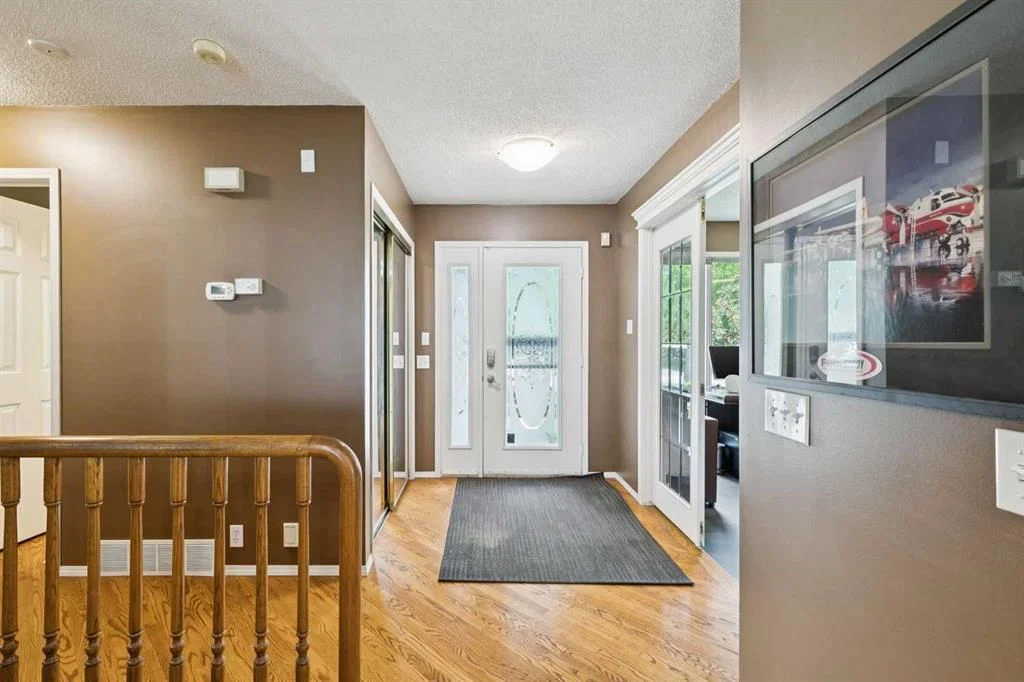 365 Sunmills Drive SE, Calgary — photo 4 of 43