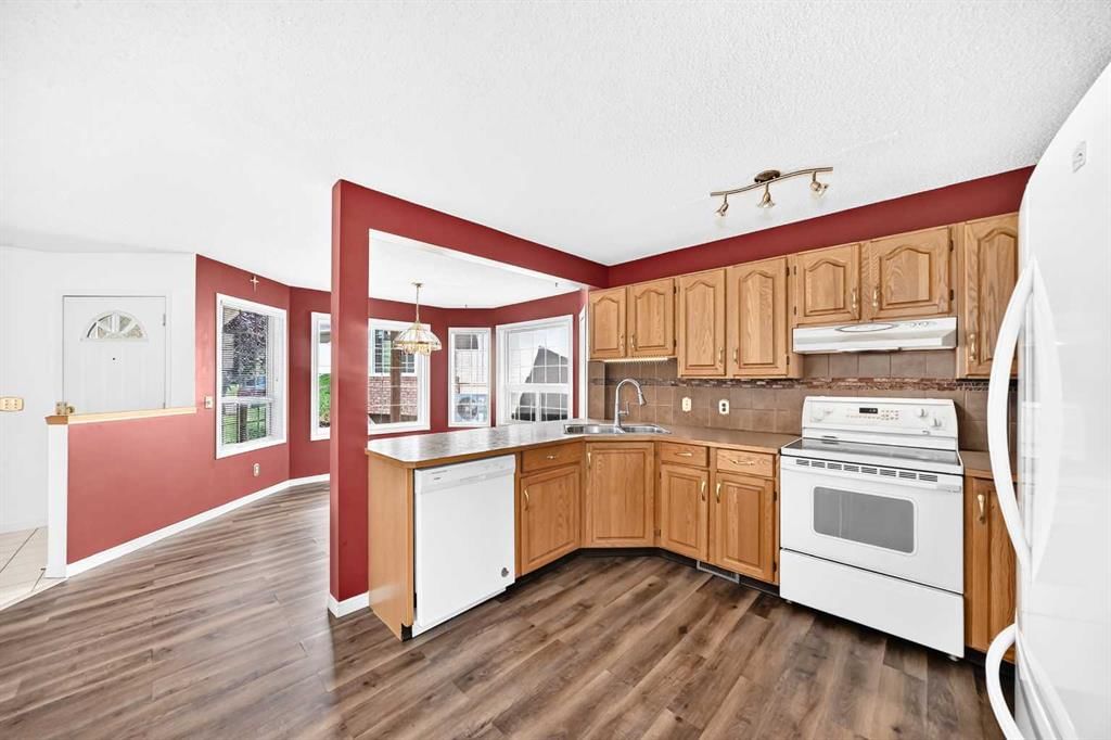 236 Scenic Acres Terrace NW, Calgary — photo 4 of 38