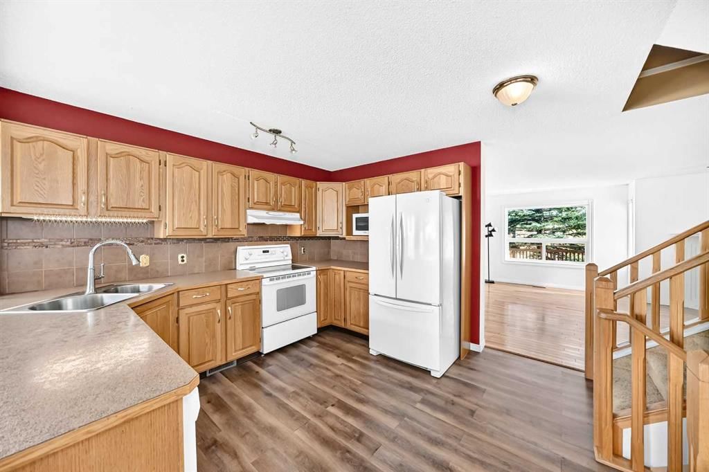 236 Scenic Acres Terrace NW, Calgary — photo 5 of 38
