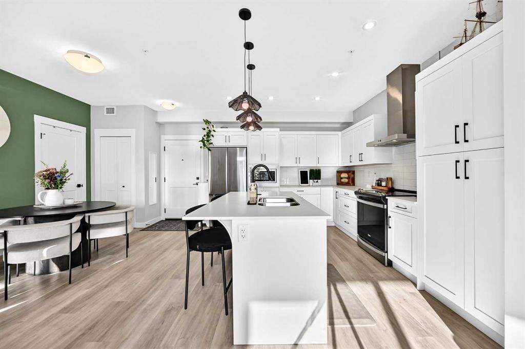 4208, 200 Seton Circle SE, Calgary — photo 2 of 40