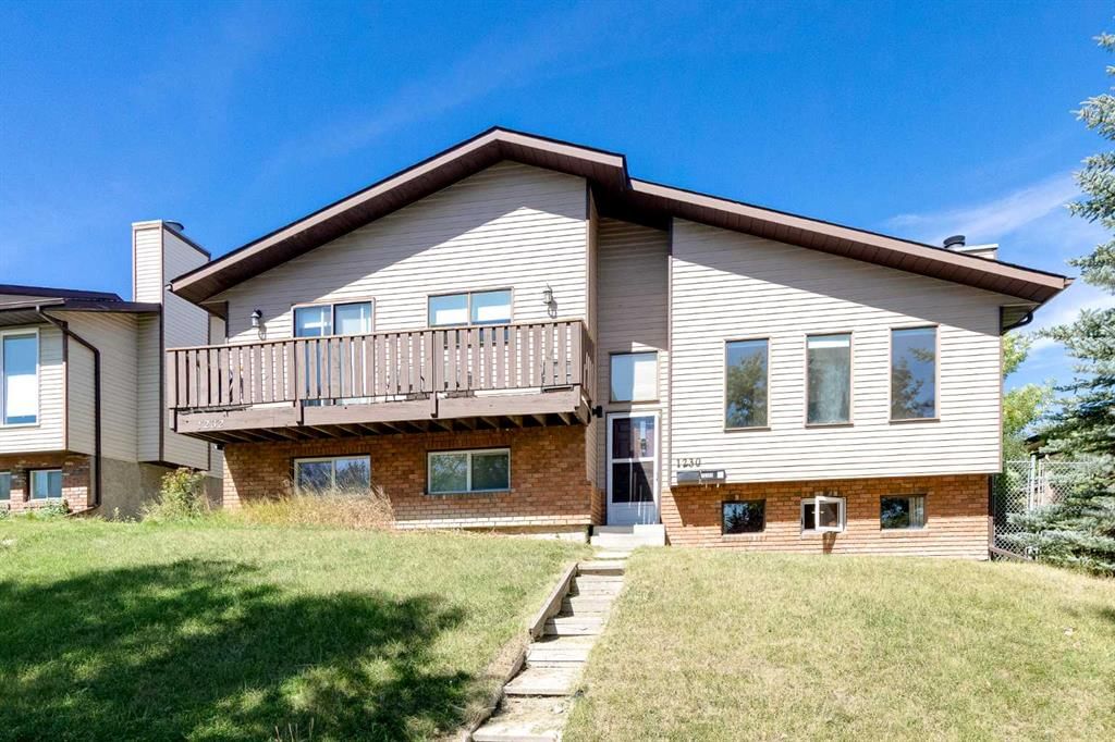 1230 Berkley Drive NW, Calgary — main listing photo