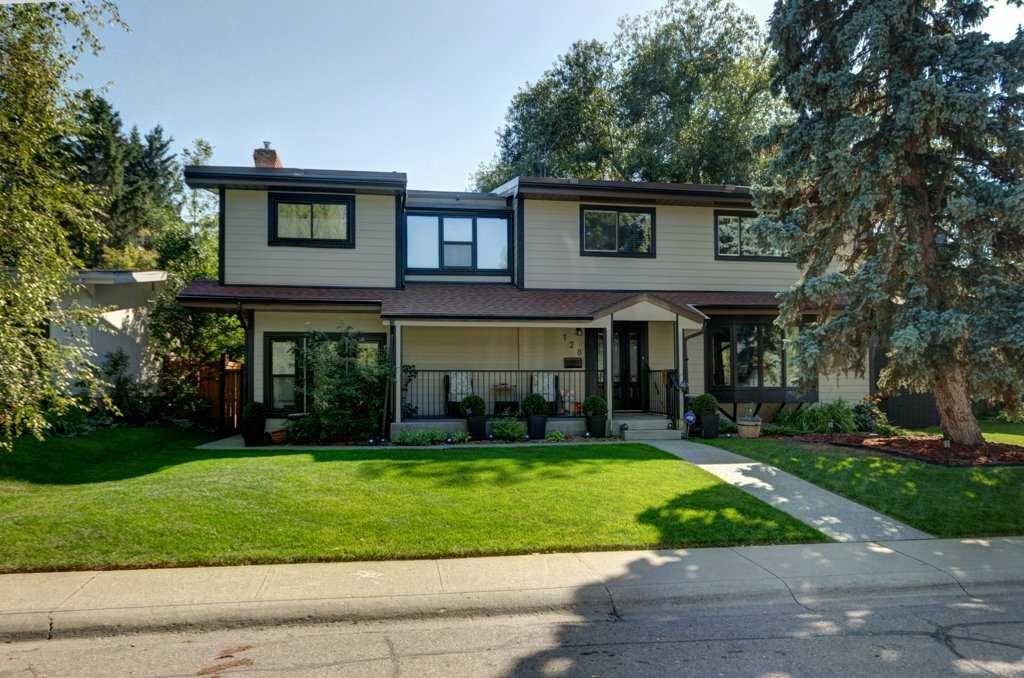 128 Chinook Drive SW, Calgary — main listing photo
