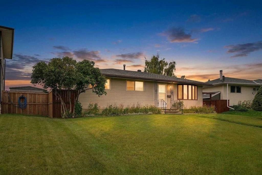 56 Penbrooke Place SE, Calgary — photo 2 of 37