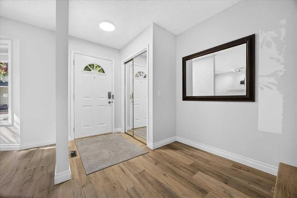 32 Patina Park SW, Calgary — photo 3 of 50