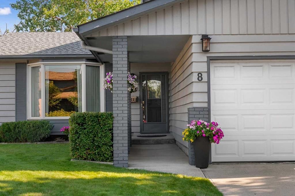 8 Deerbow Circle SE, Calgary — photo 2 of 42