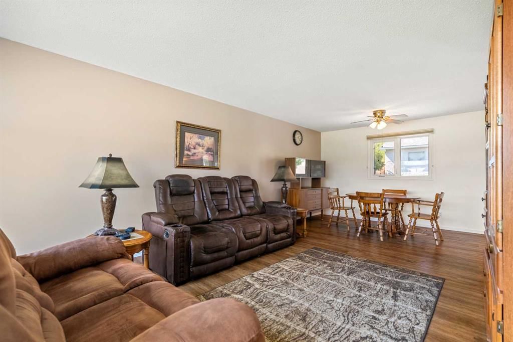 1307 Lake Ontario Drive SE, Calgary — photo 5 of 49