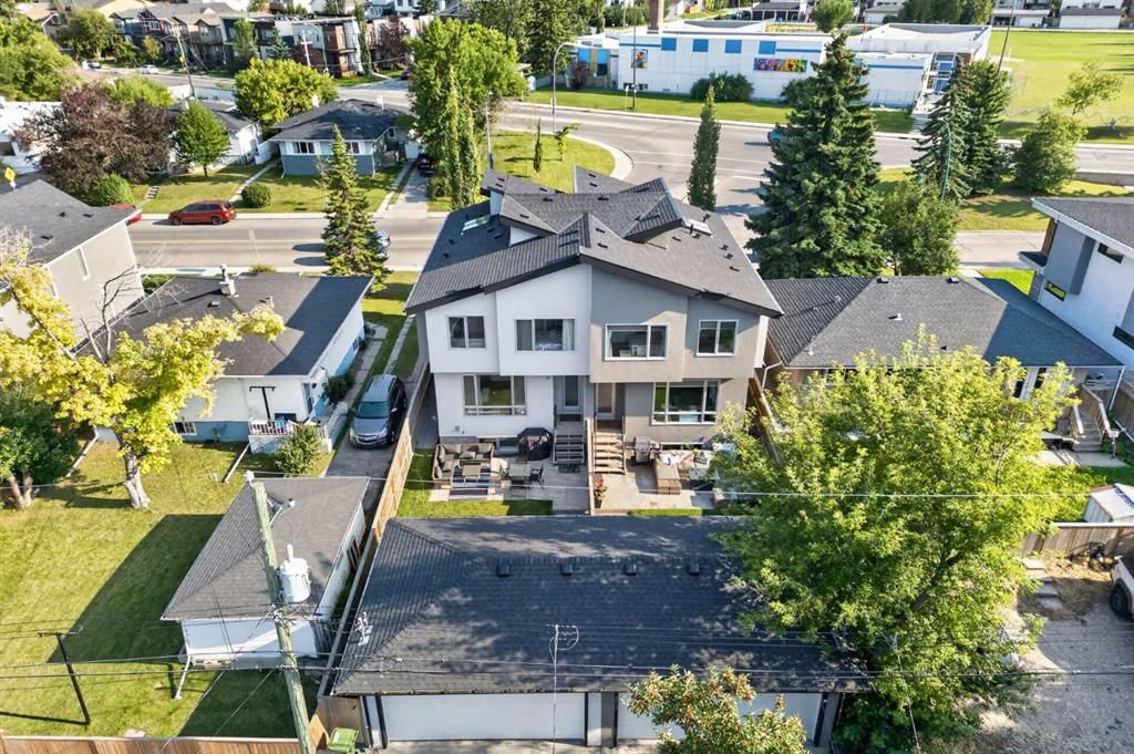 2413B Richmond Road SW, Calgary — photo 4 of 23