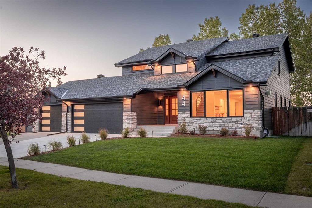 44 Canterbury Drive SW, Calgary — photo 3 of 47