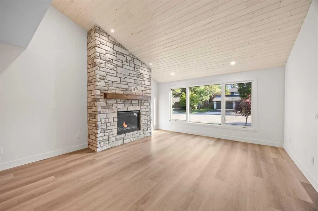 44 Canterbury Drive SW, Calgary — photo 5 of 47