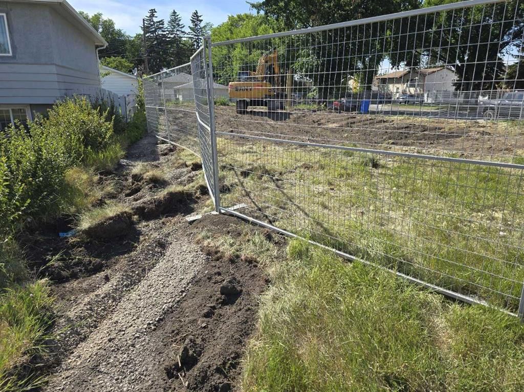 1903 30 Street SE, Calgary — photo 2 of 5
