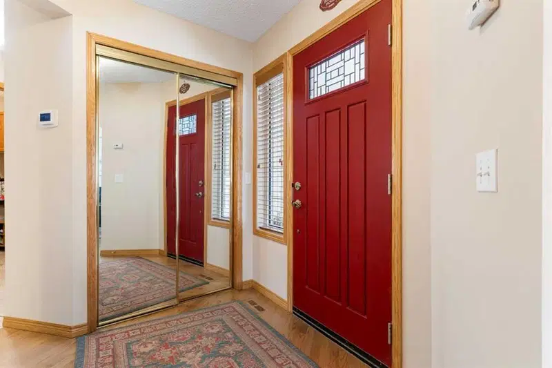 319 Hawkland Place NW, Calgary — photo 3 of 49