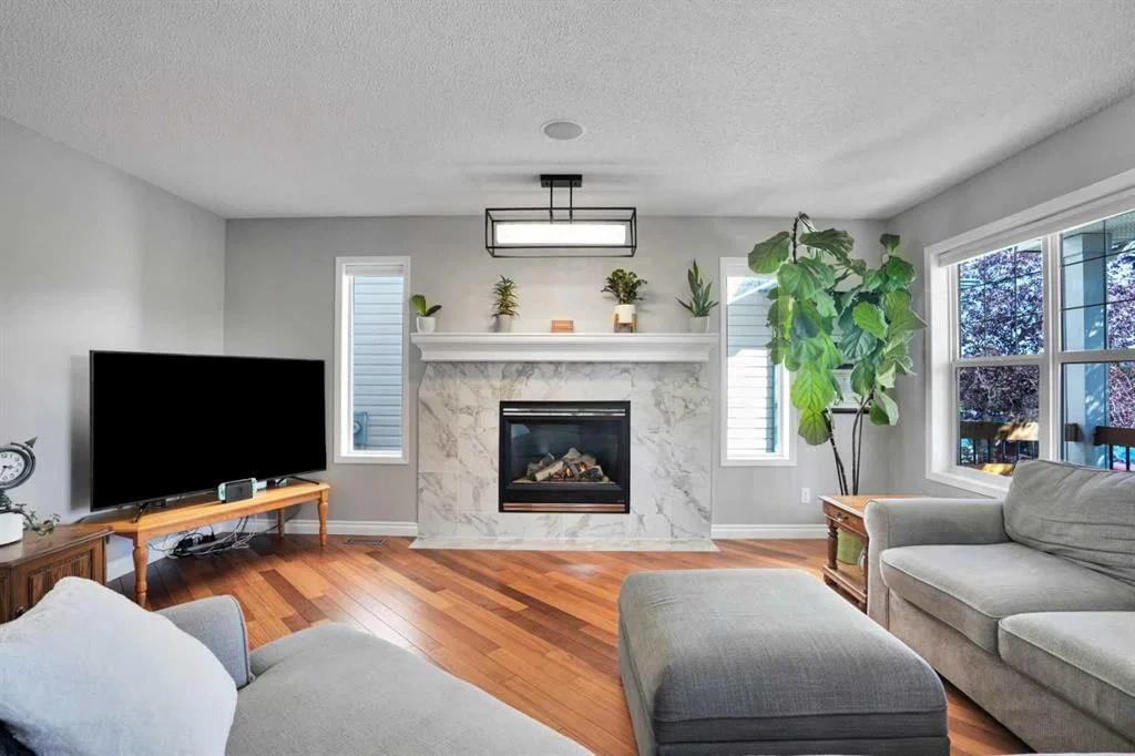 62 Prestwick Landing SE, Calgary — photo 3 of 50