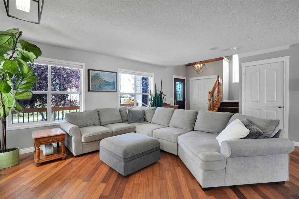 62 Prestwick Landing SE, Calgary — photo 5 of 50