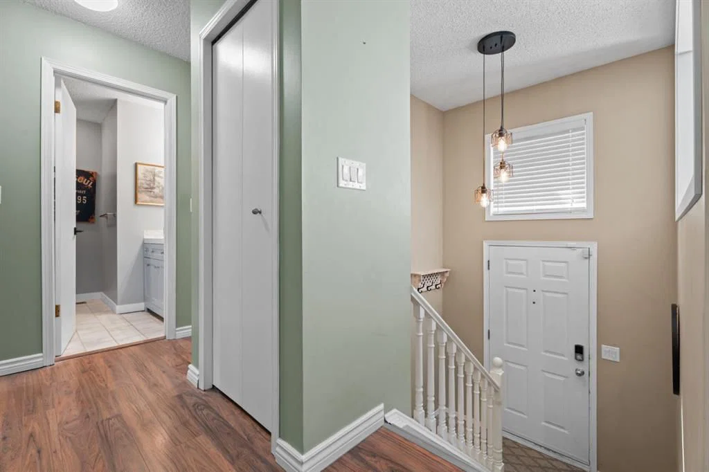 59 Macewan Park Road NW, Calgary — photo 5 of 41