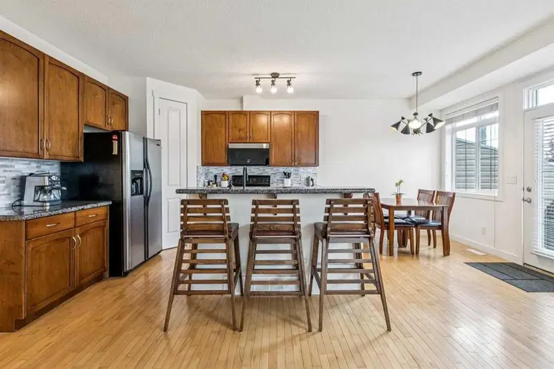 280 Rockyspring Grove NW, Calgary — photo 3 of 21