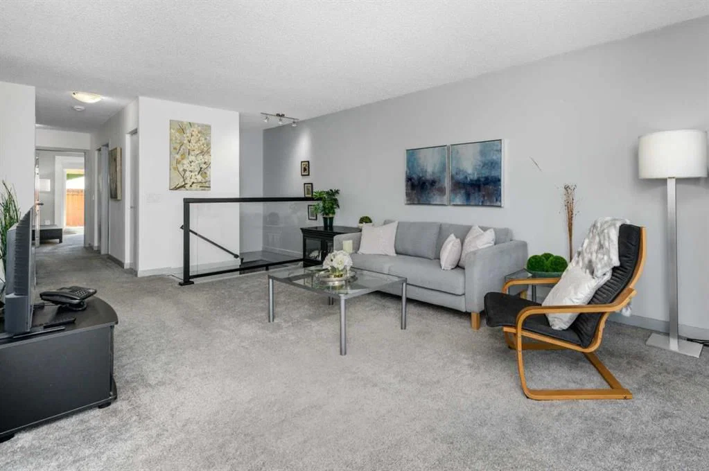 48 Bermuda Court NW, Calgary — photo 4 of 27