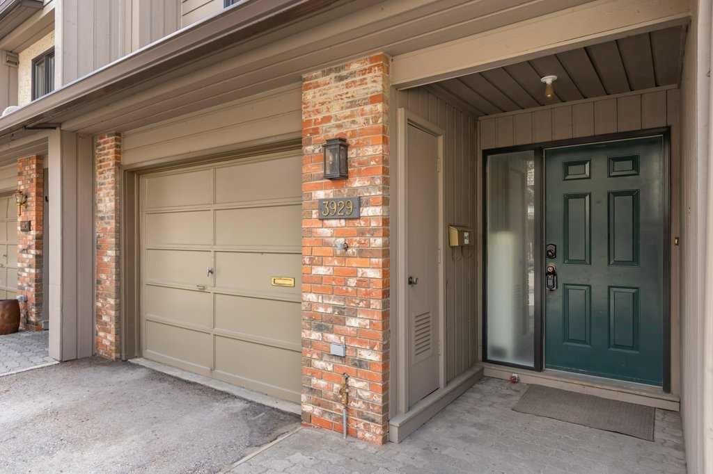 3929 Point Mckay Road NW, Calgary — photo 3 of 46