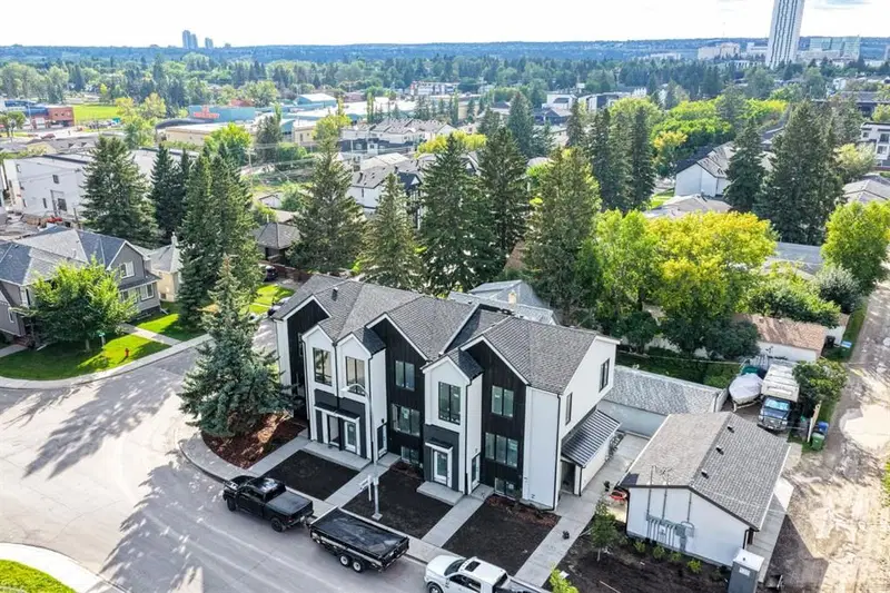 1903B 17 Street NW, Calgary — main listing photo