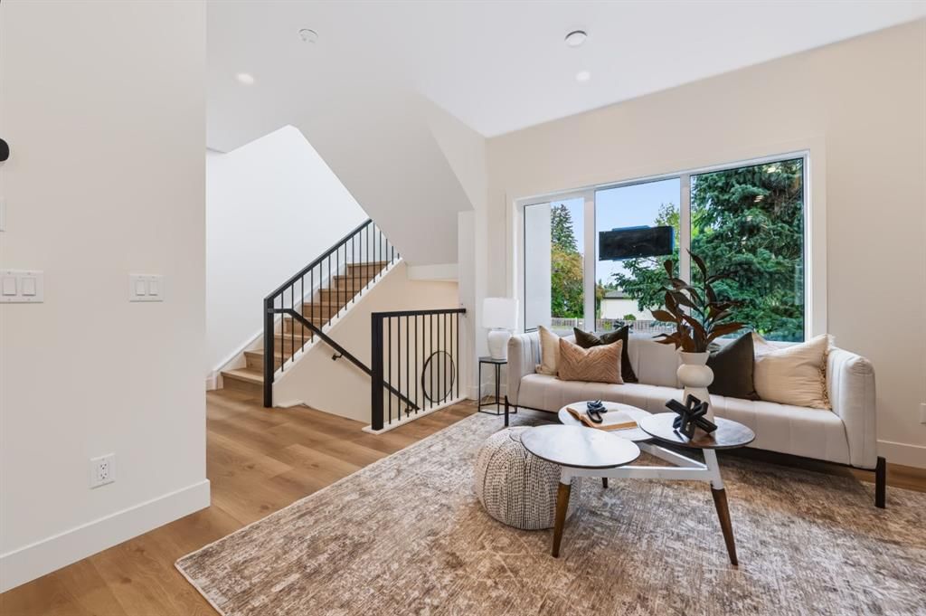 1903B 17 Street NW, Calgary — photo 3 of 48