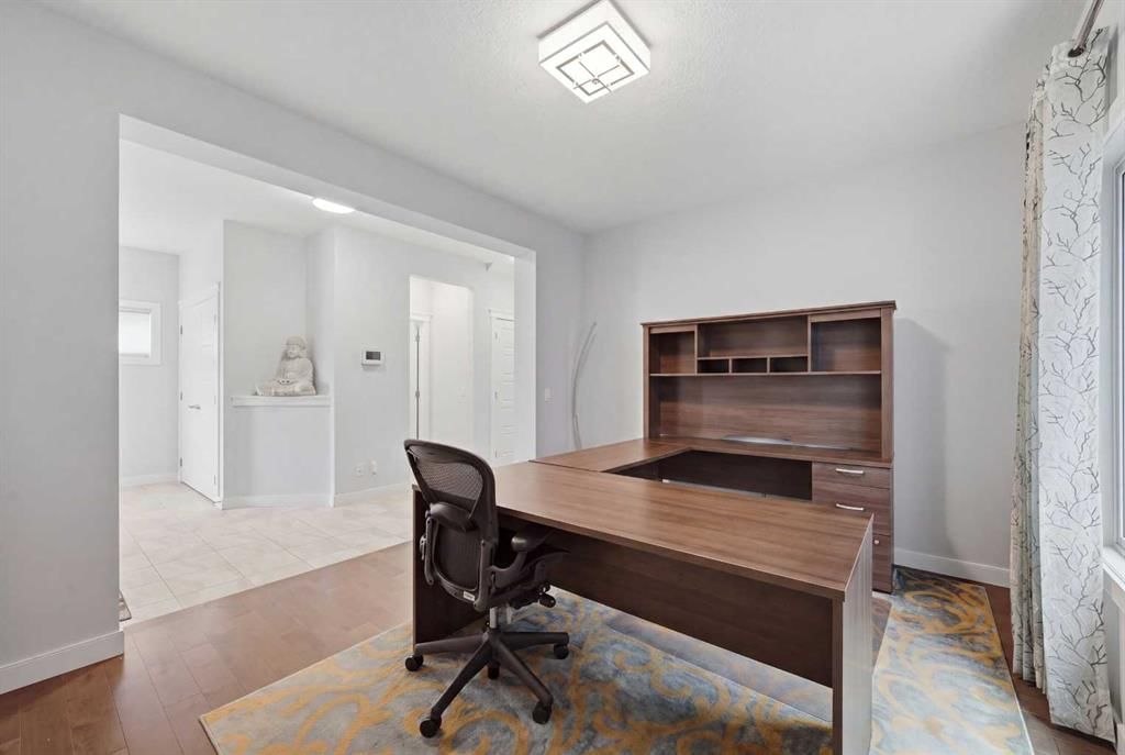 21 Redstone Heath NE, Calgary — photo 3 of 49