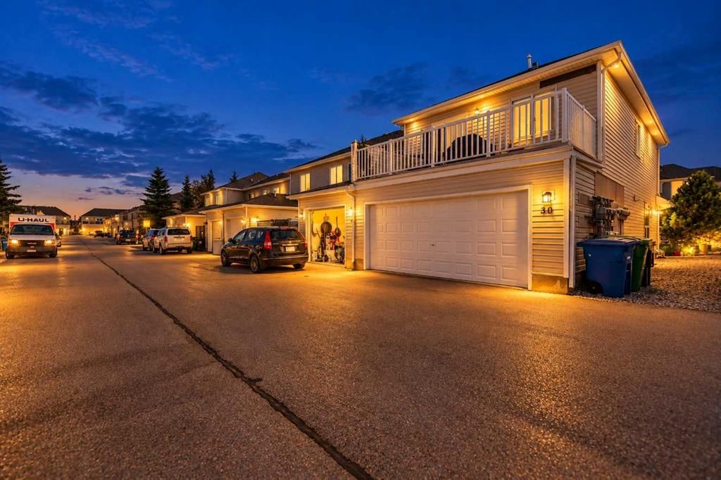 30 Windstone Lane SW, Calgary — row/townhouse for sale