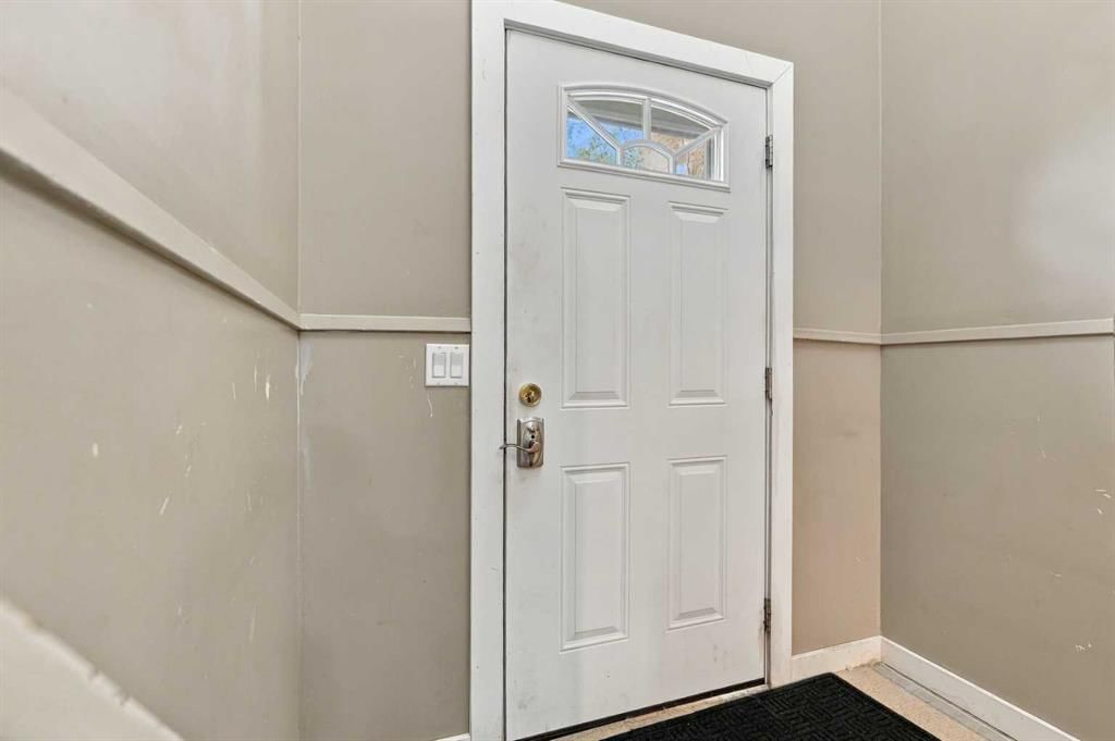 64 Castlebrook Rise NE, Calgary — photo 3 of 42
