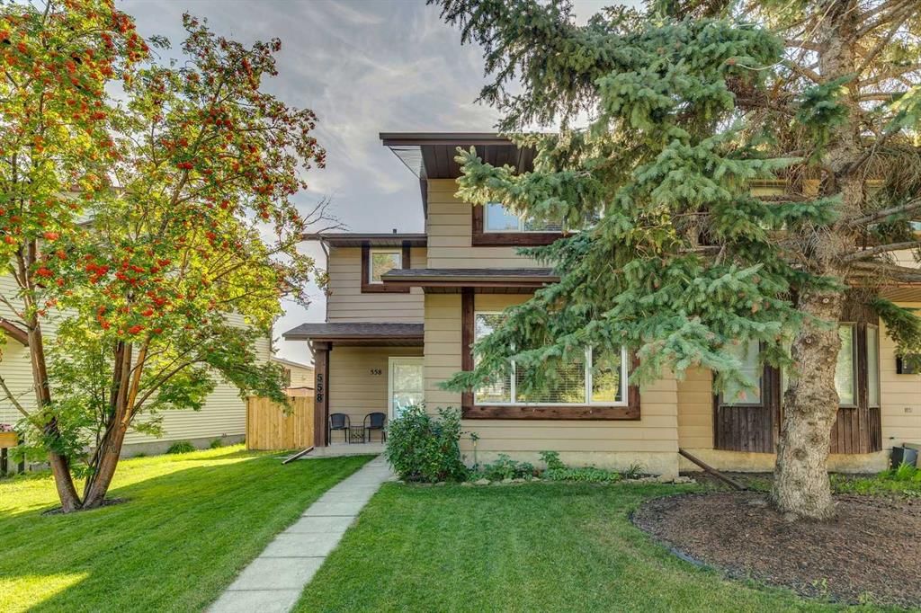 558 Strathcona Drive SW, Calgary — main listing photo