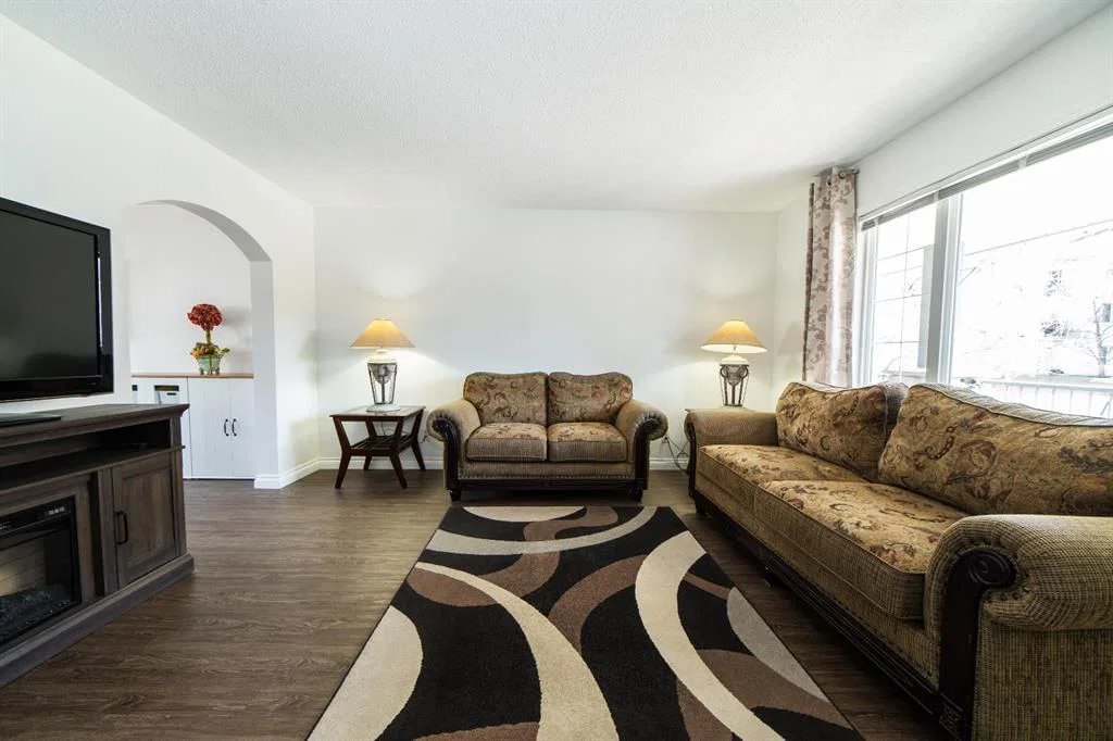 2376 Eversyde Avenue SW, Calgary — photo 5 of 34