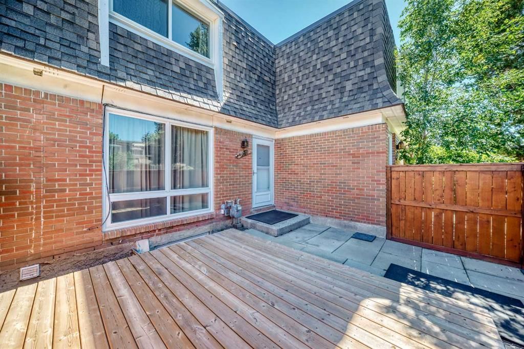 130, 330 Canterbury Drive SW, Calgary — main listing photo