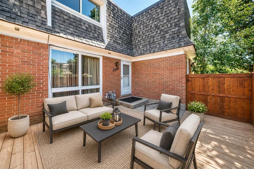 130, 330 Canterbury Drive SW, Calgary — photo 2 of 29