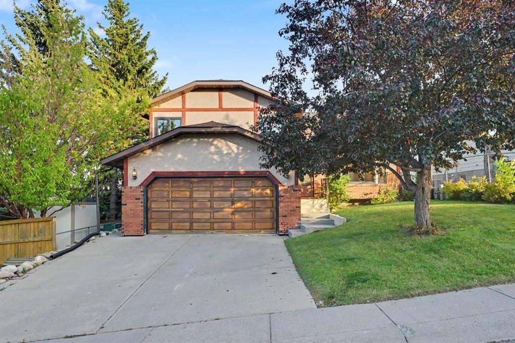 71 Coach Gate Way SW, Calgary — main listing photo