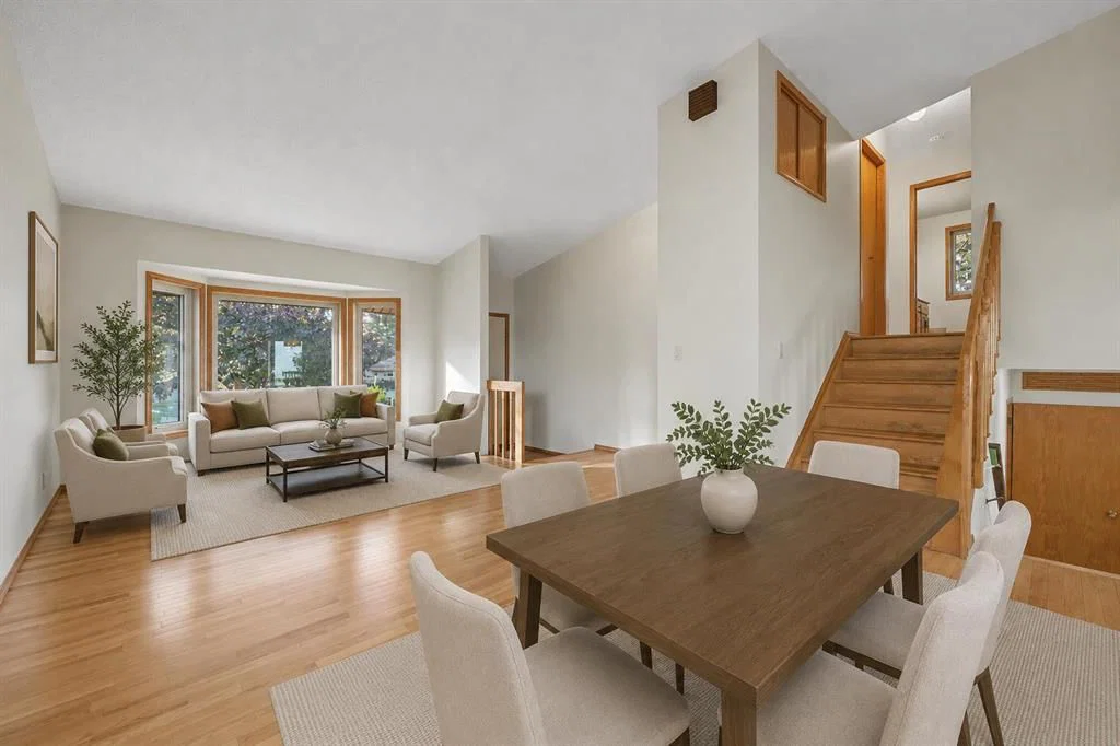 71 Coach Gate Way SW, Calgary — photo 2 of 34