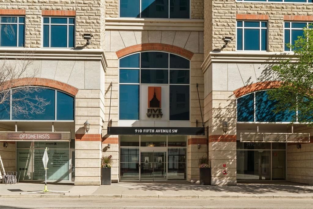 802, 910 5 Avenue SW, Calgary — photo 2 of 39
