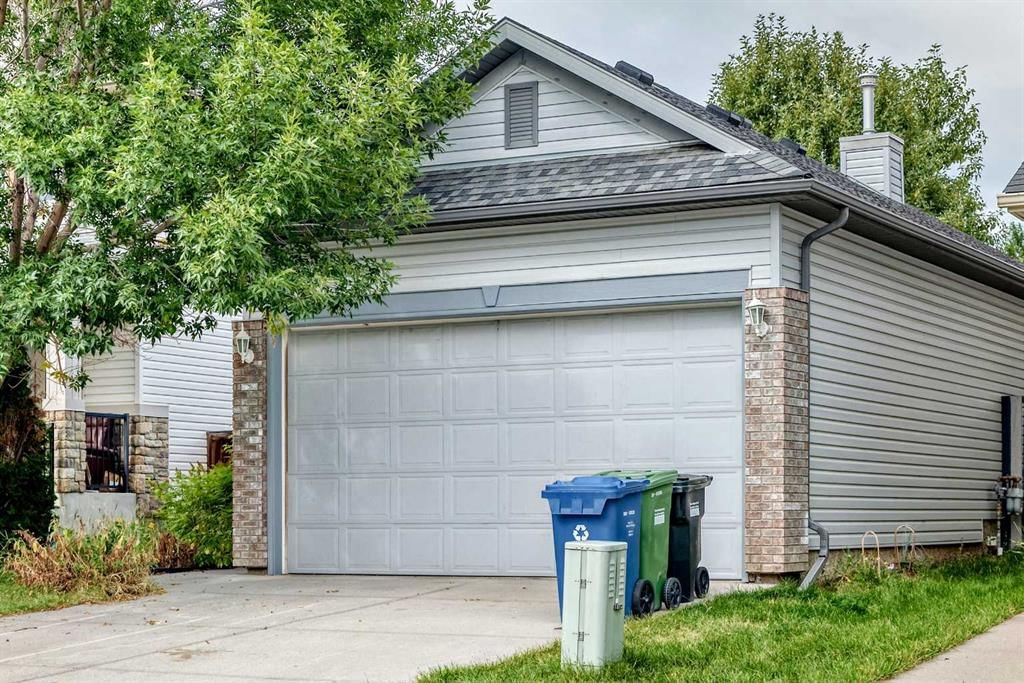 136 Bridlemeadows Common SW, Calgary — main listing photo