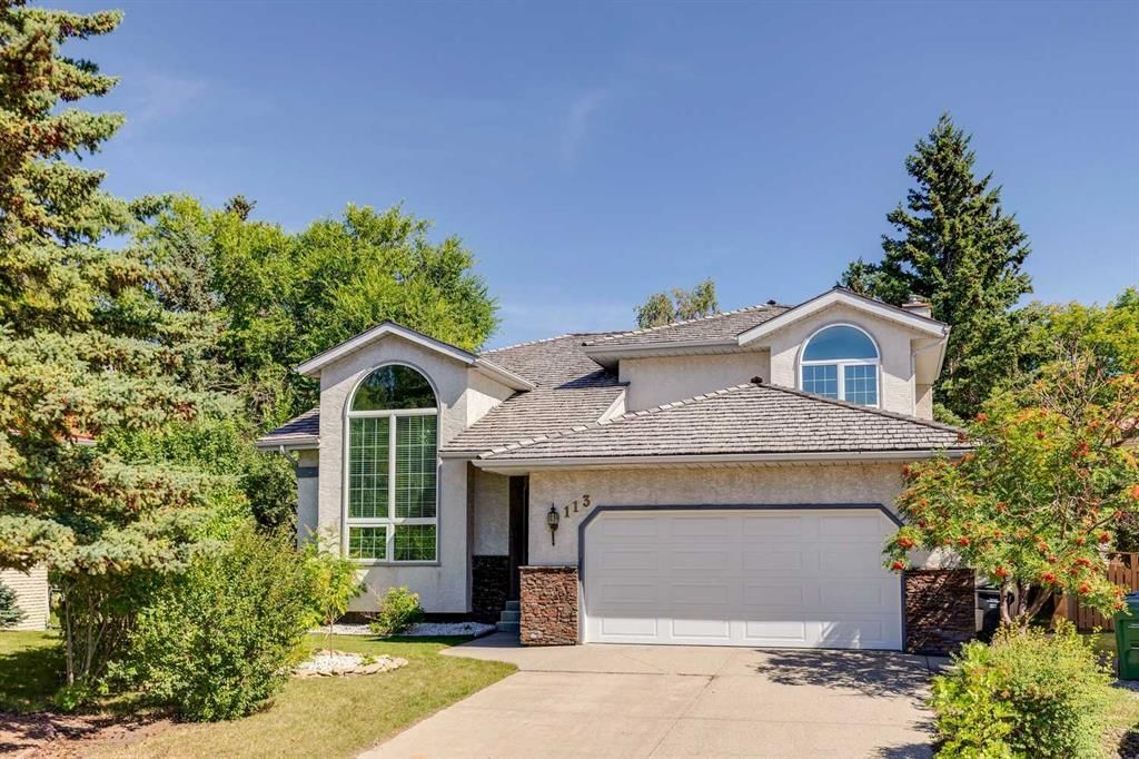 113 Hawkdale Bay NW, Calgary — main listing photo