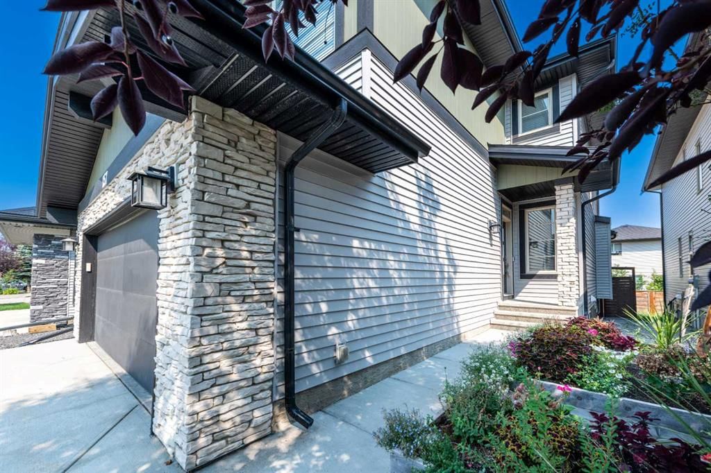 157 Walden Park SE, Calgary — photo 3 of 40