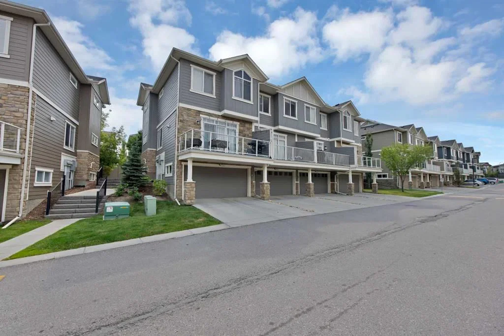 563 EVANSTON Manor NW, Calgary — photo 2 of 36