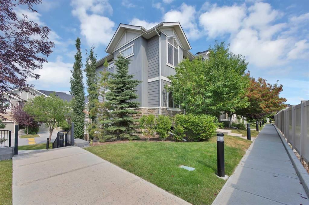 563 EVANSTON Manor NW, Calgary — photo 4 of 36