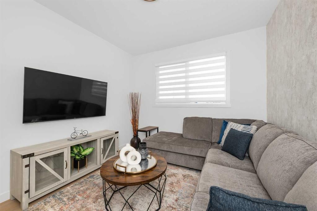 146 Heritage Circle, Cochrane — photo 4 of 40