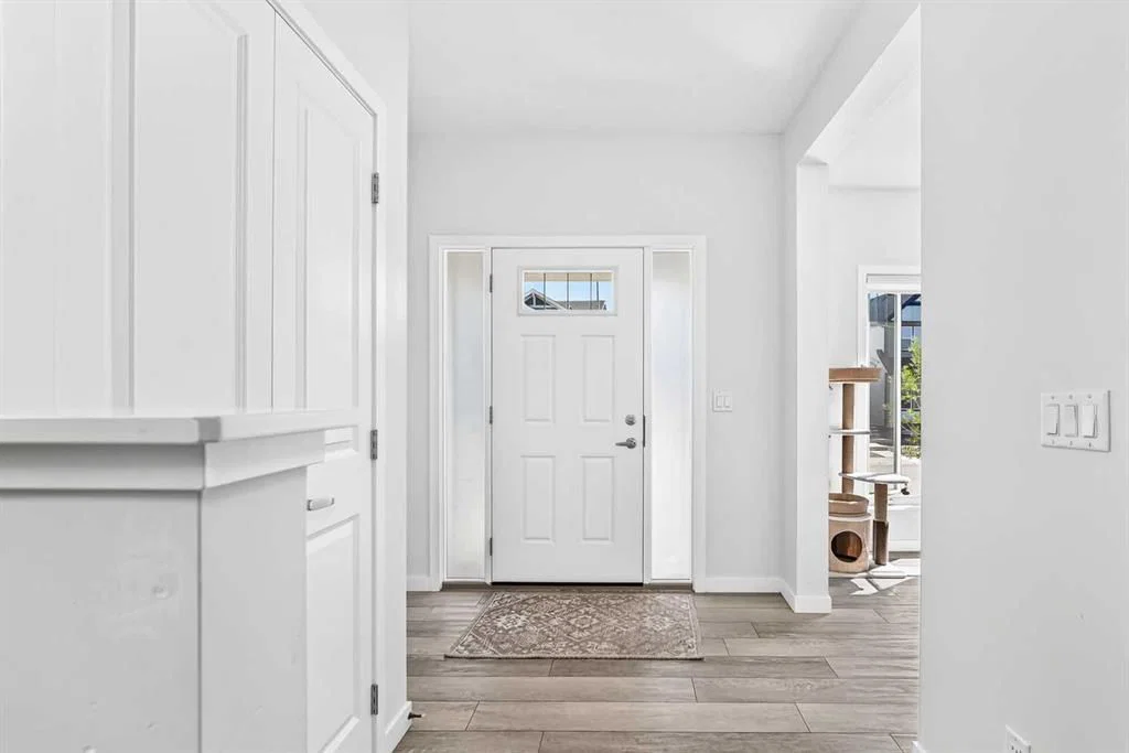 76 Magnolia Grove SE, Calgary — photo 3 of 43