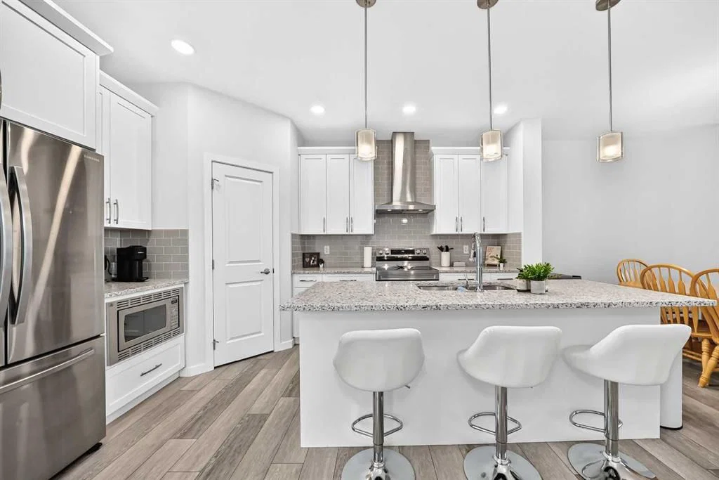 76 Magnolia Grove SE, Calgary — photo 4 of 43