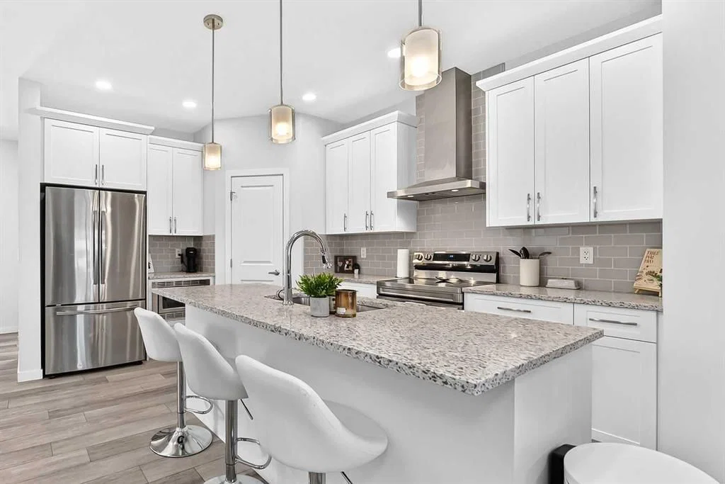76 Magnolia Grove SE, Calgary — photo 5 of 43
