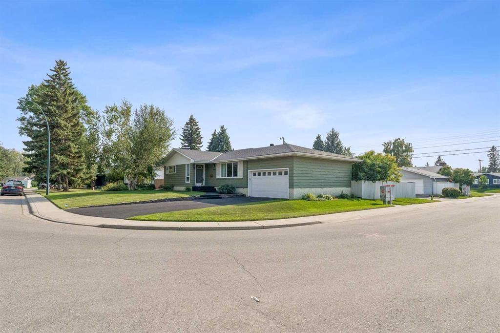 10719 Mapleshire Crescent SE, Calgary — main listing photo
