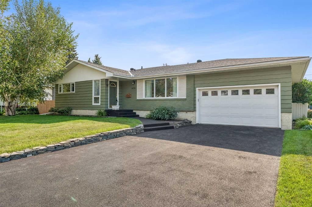 10719 Mapleshire Crescent SE, Calgary — photo 4 of 40