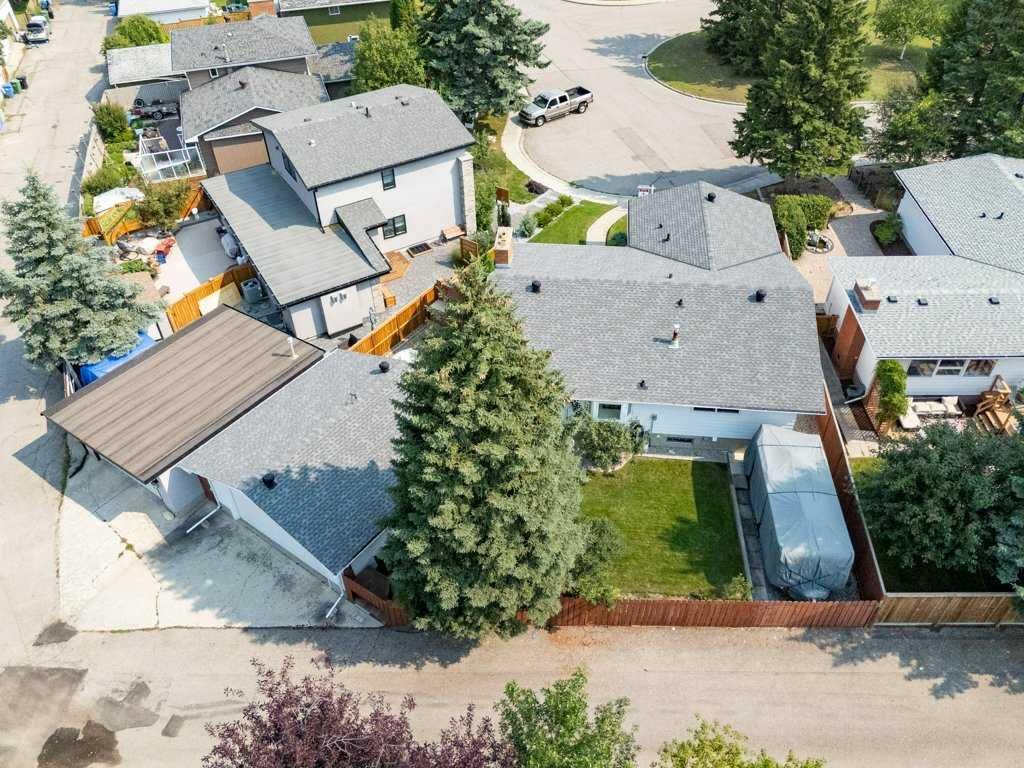 1032 Cannock Place SW, Calgary — photo 3 of 50