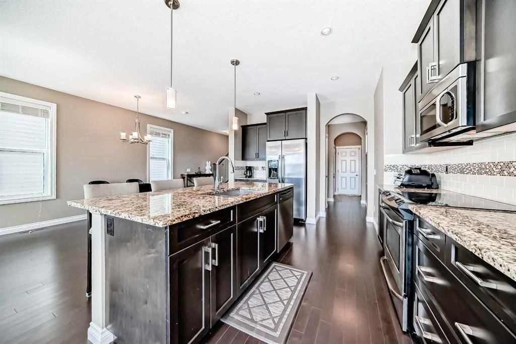 46 Nolanfield Road NW, Calgary — photo 2 of 40