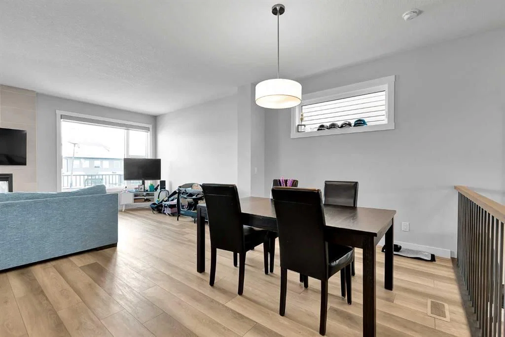 602 Creekstone Circle SW, Calgary — photo 4 of 48
