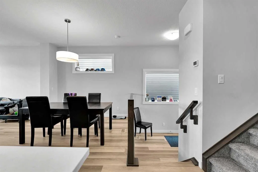 602 Creekstone Circle SW, Calgary — photo 5 of 48