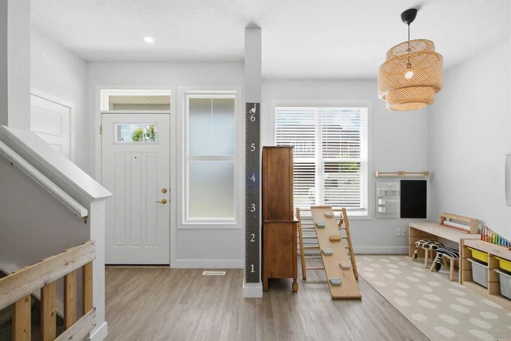 406 Masters Road SE, Calgary — photo 4 of 45